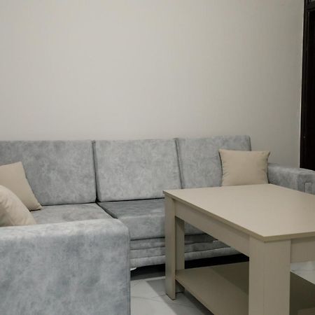 Logli Apartments จีโรคาสเตอร์ ภายนอก รูปภาพ