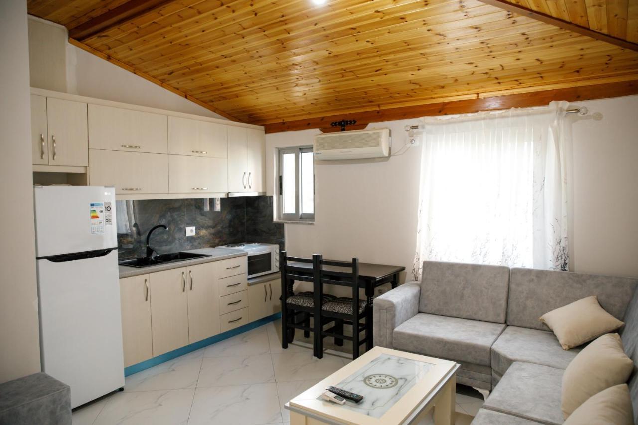 Logli Apartments จีโรคาสเตอร์ ภายนอก รูปภาพ