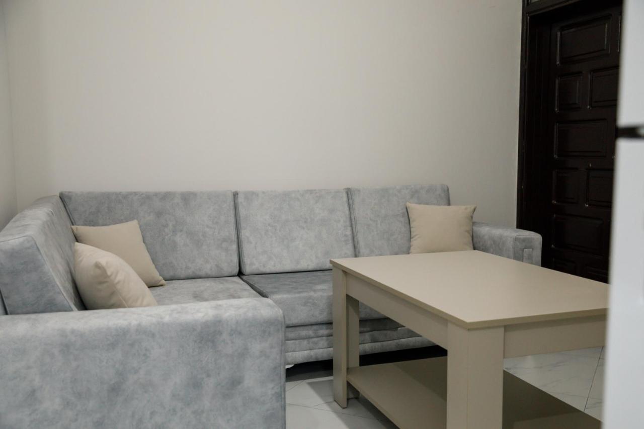 Logli Apartments จีโรคาสเตอร์ ภายนอก รูปภาพ