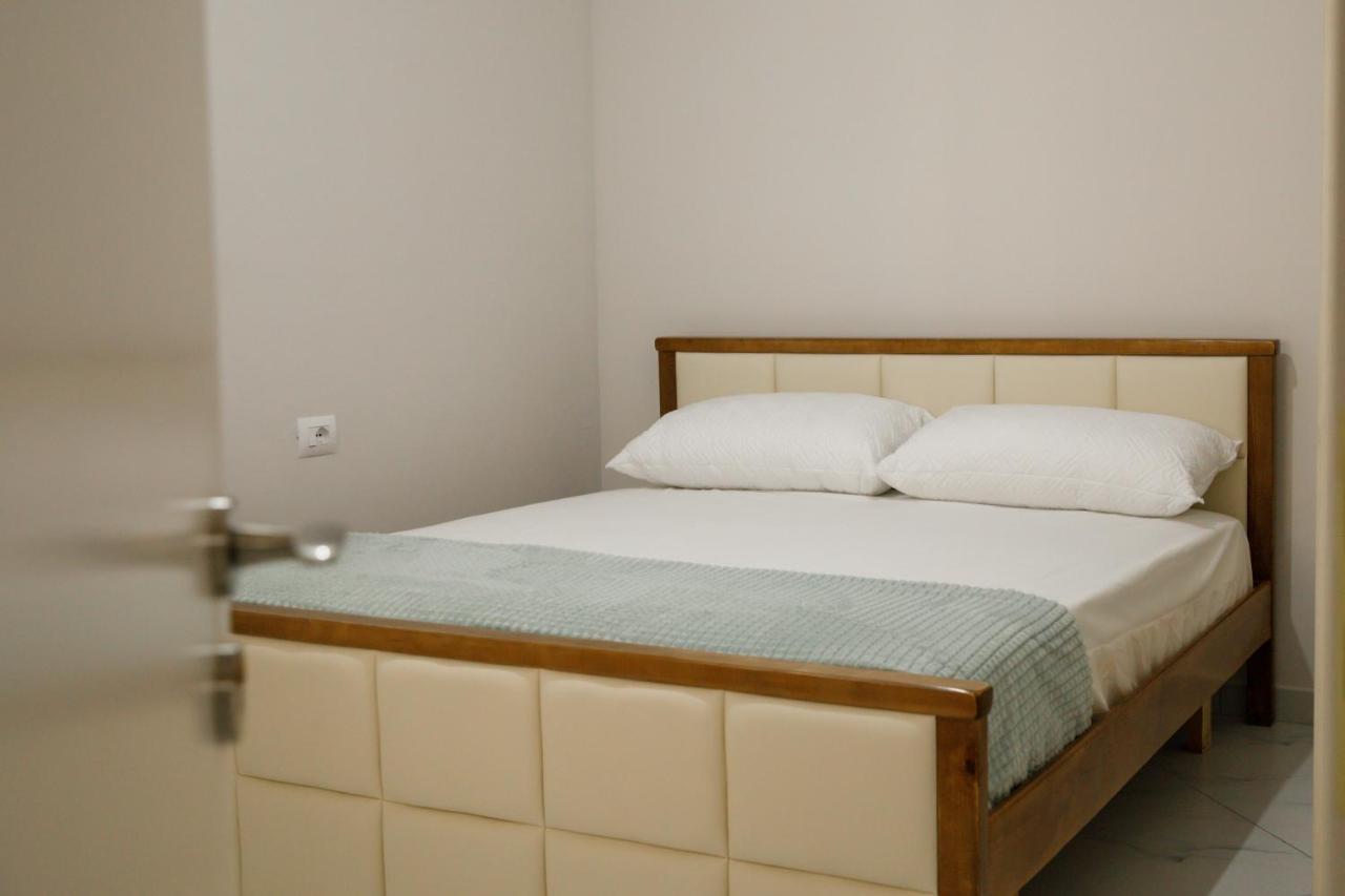 Logli Apartments จีโรคาสเตอร์ ภายนอก รูปภาพ